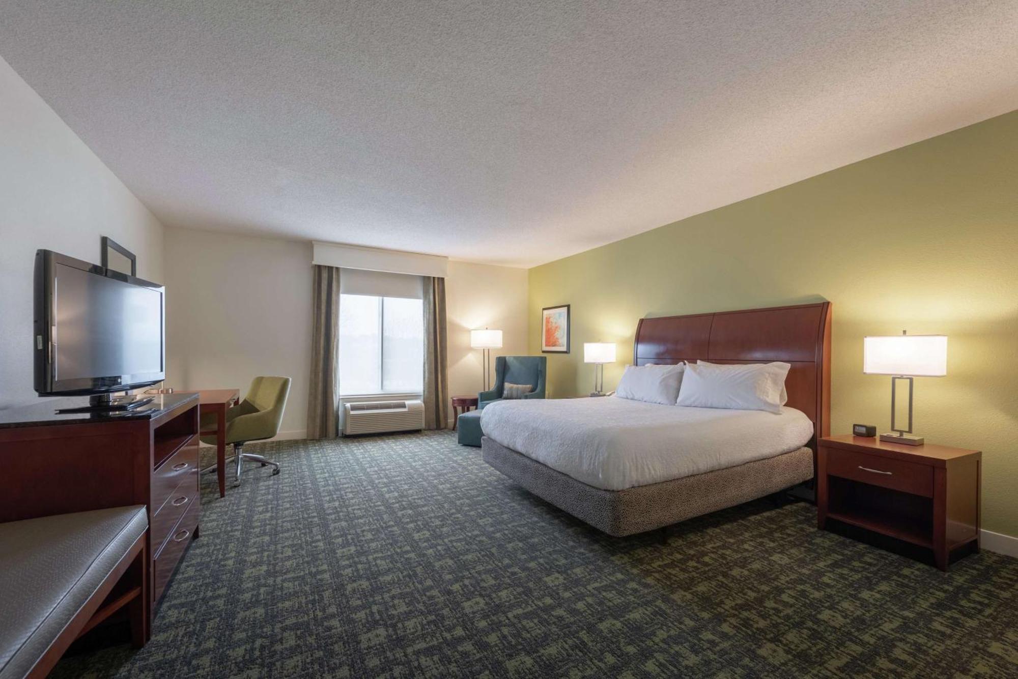 Hilton Garden Inn Meridian Exterior photo