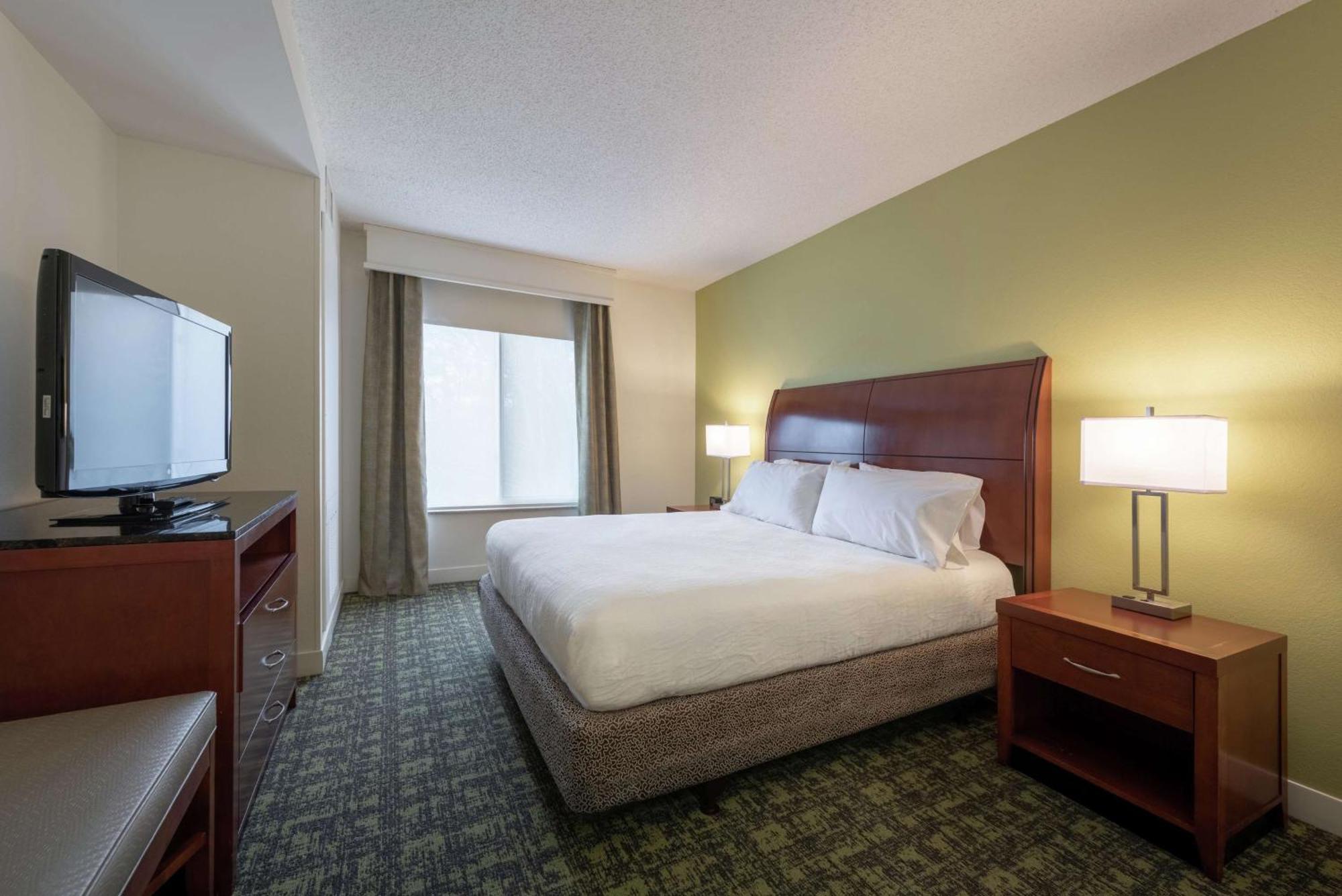 Hilton Garden Inn Meridian Exterior photo